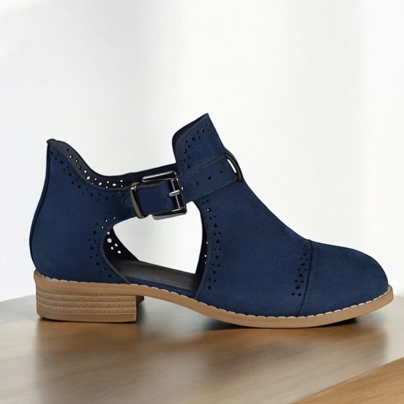 JC Women’s Faux Lasercut Leather Oxfords Shoes With Buckle Navy BLUE  Size 7.5 - Picture 1 of 5